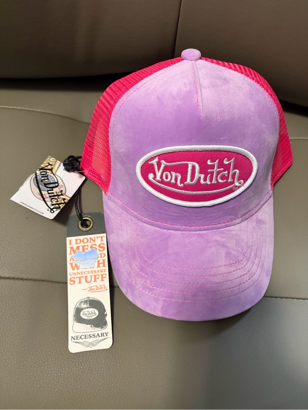 BNWT AUTHENTIC UNISEX VON DUTCH LILAC ICE-PINK VELVET SNAPBACK TRUCKER HAT OSFM - Picture 2 of 13